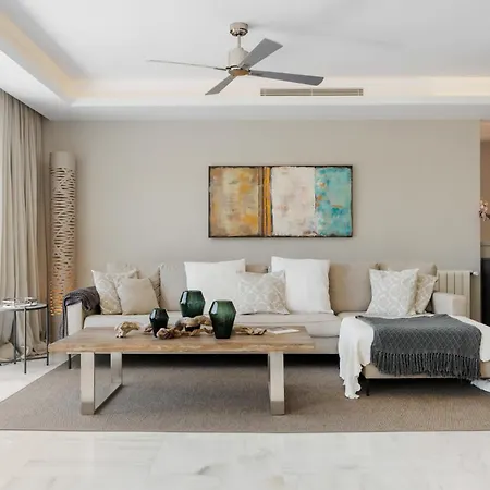 Willa Vista Royale Ref #100 Marbella